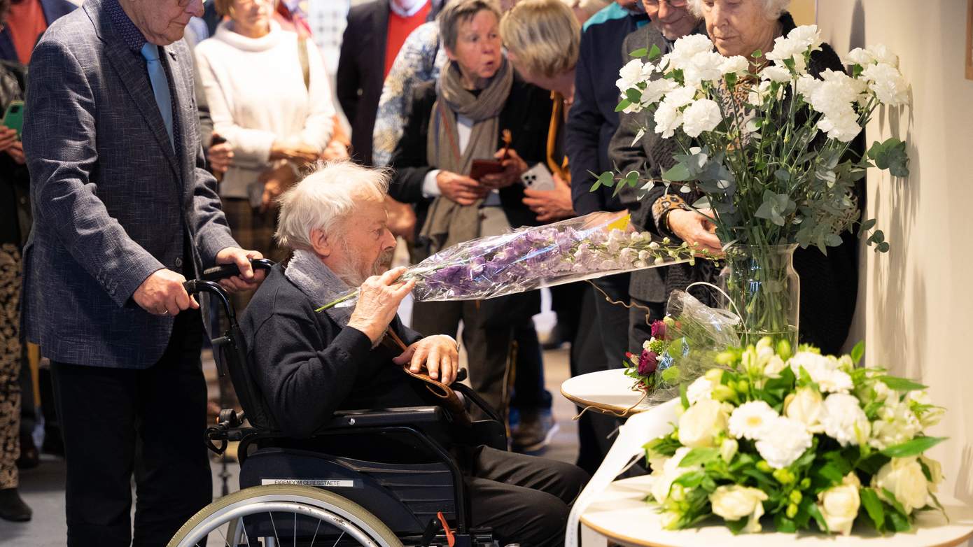 Besloten herdenkingsbijeenkomst voor nabestaanden, gijzelaars en andere betrokkenen in het provinciehuis in Assen