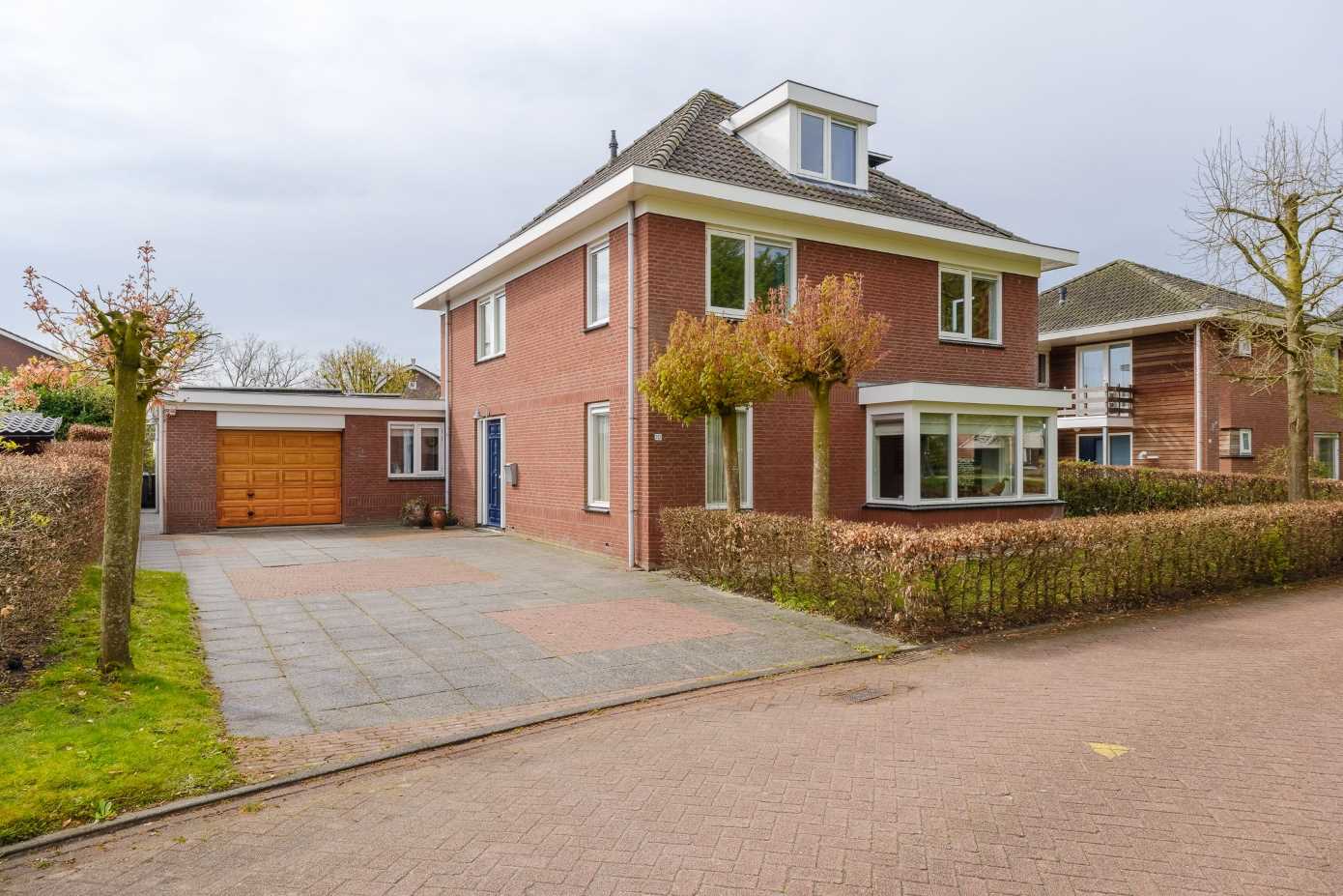 Te koop in Assen: vrijstaande villa met grote tuin en zonneterras