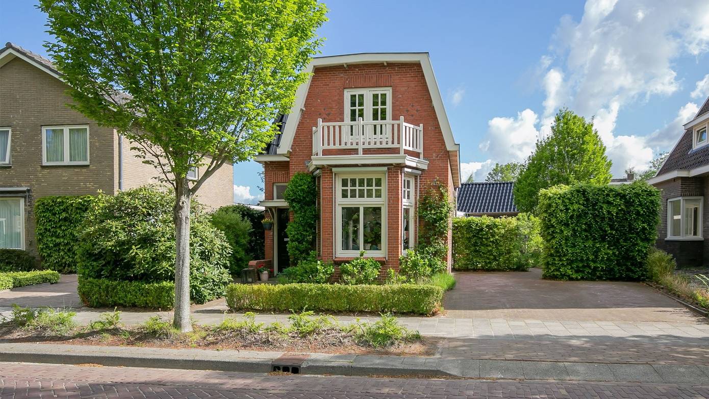 Te koop in Assen: karakteristieke moderne vrijstaande woning met extra tuinkamer
