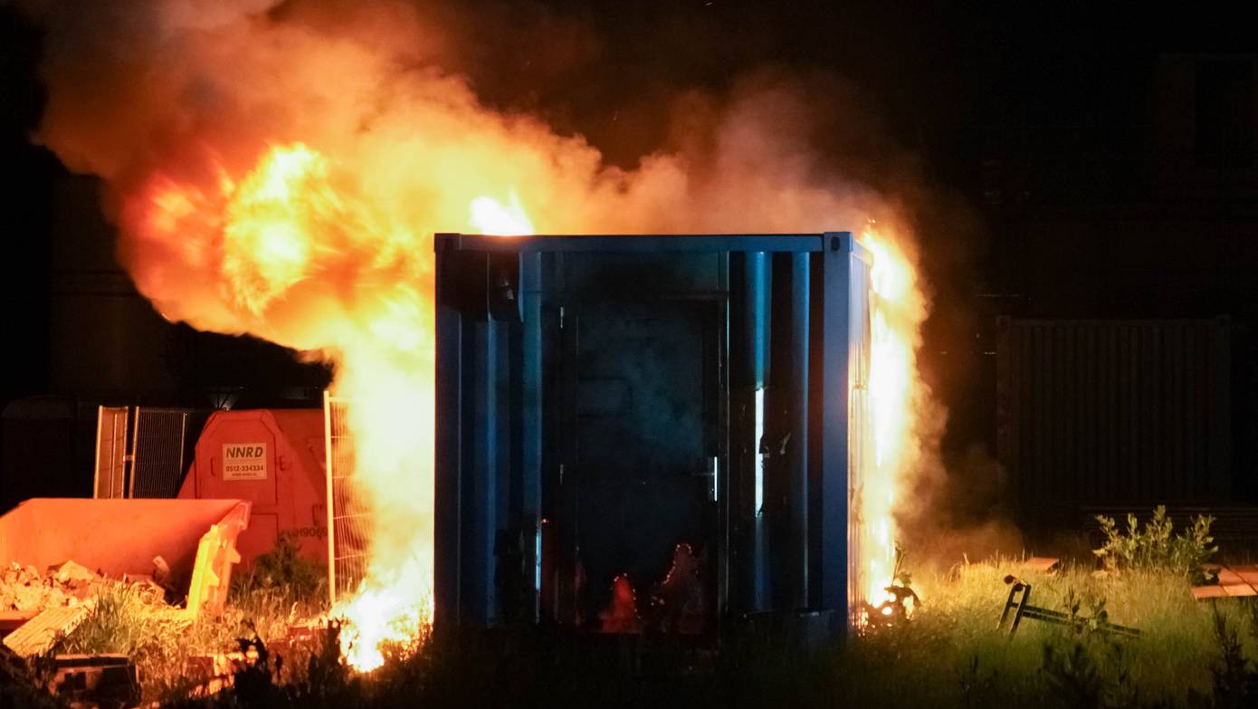Tot twee keer toe bouwketen in brand gestoken in Assen (Video)