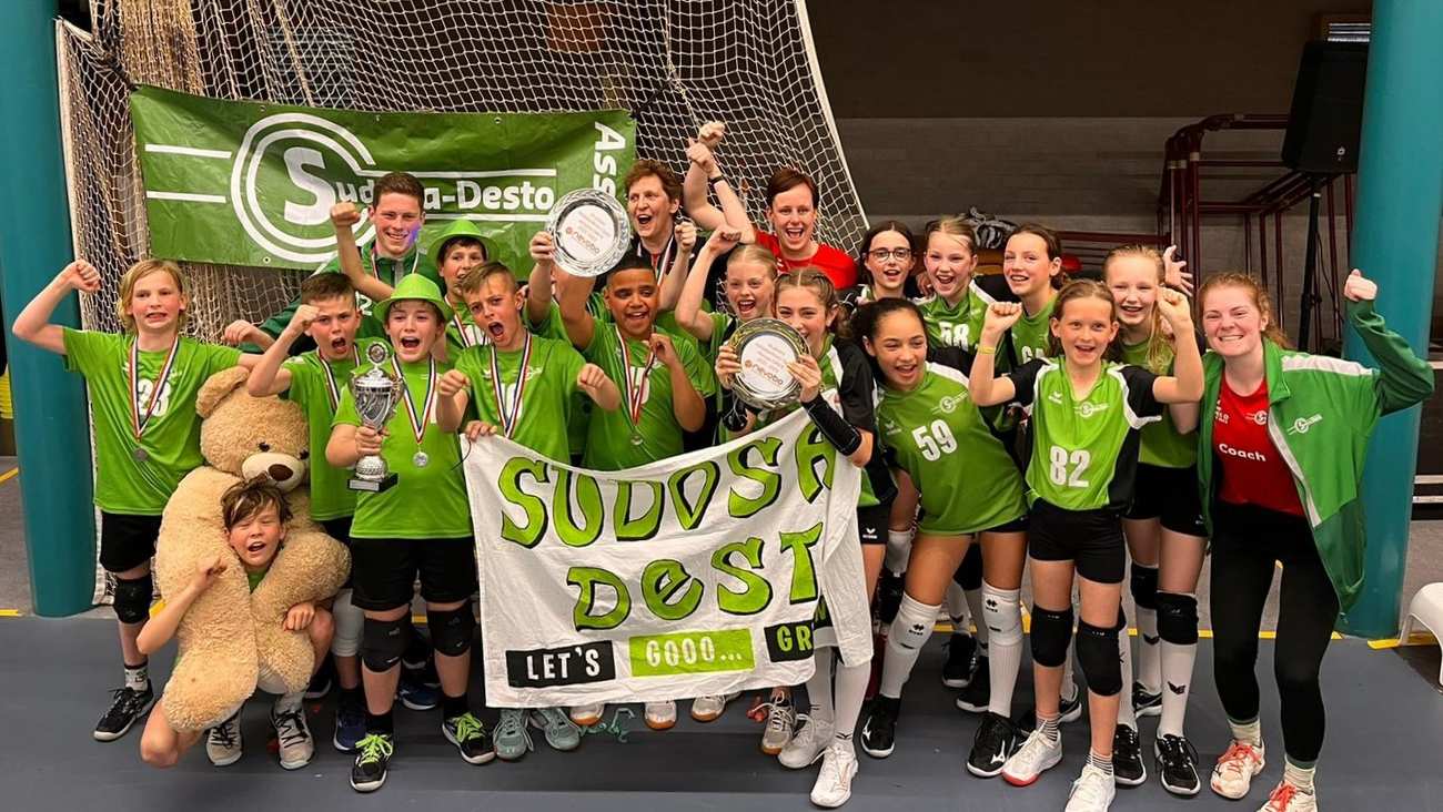 Oranje teams EK met voormalig Sudosa-Desto jeugdleden inspireert Volleybalvereniging Sudosa-Desto