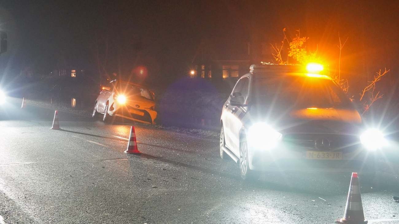 Veel schade bij botsing tussen auto en trekker