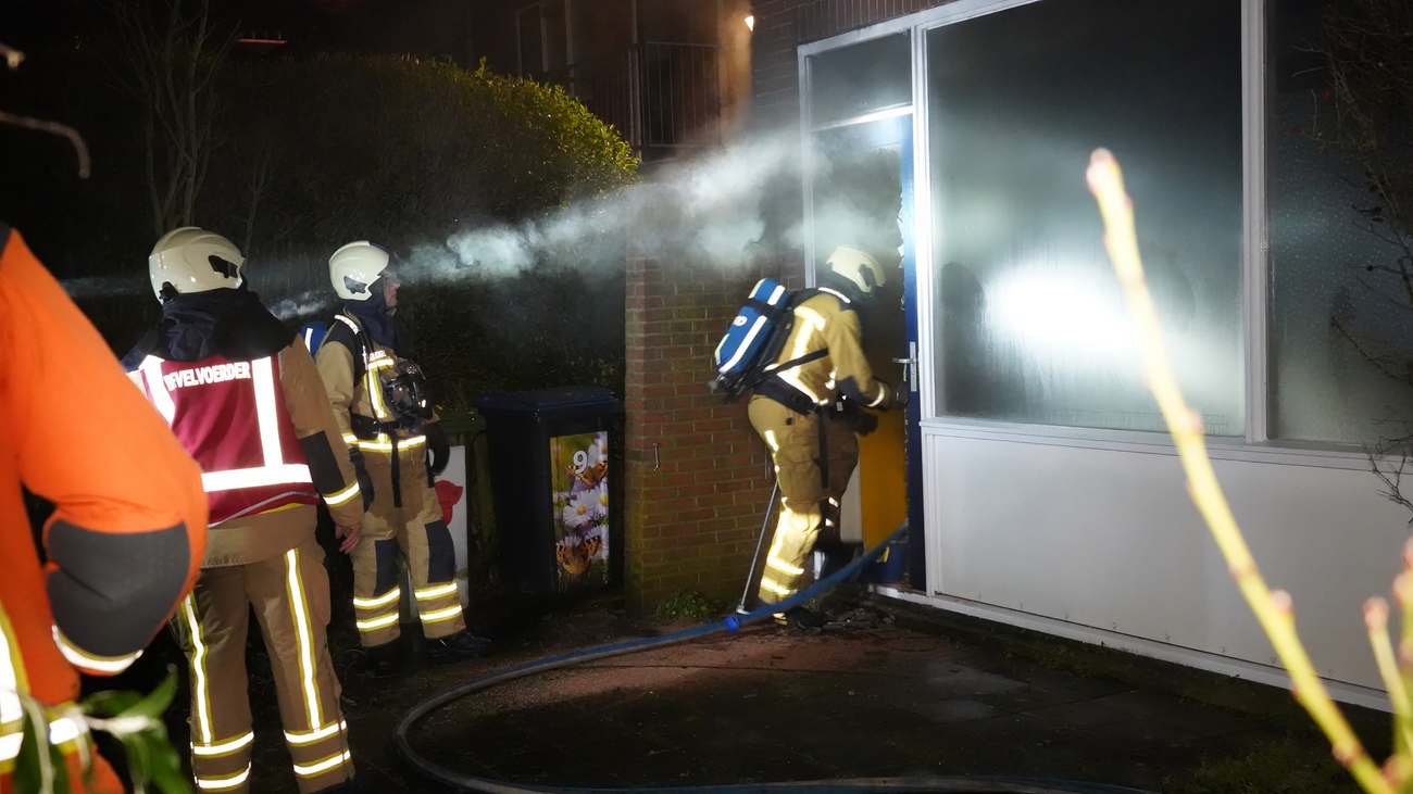 Veel schade bij woningbrand in Assen