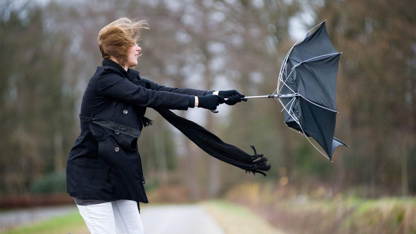 KNMI geeft code geel vanwege zware windstoten tijdens storm Pia