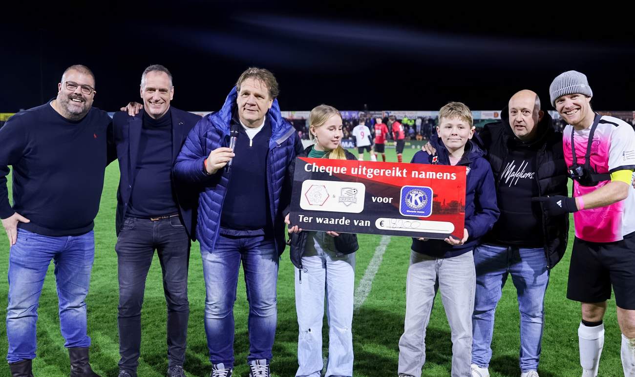 Video: Duizenden bezoekers komen af op benefietwedstrijd tussen Creators FC en Achilles 1894