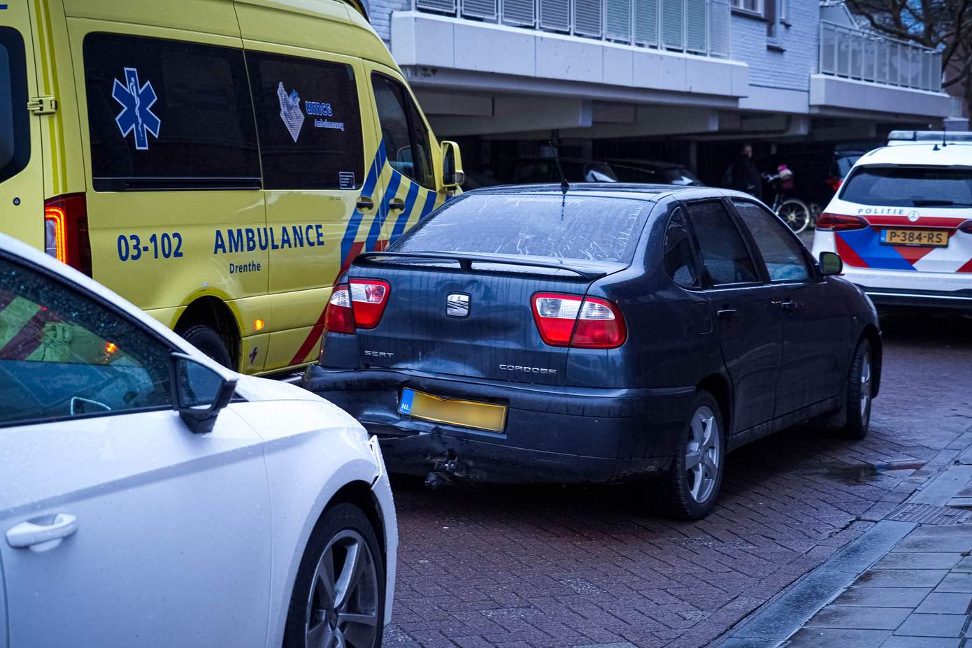 Twee voertuigen beschadigd bij kop-staartbotsing