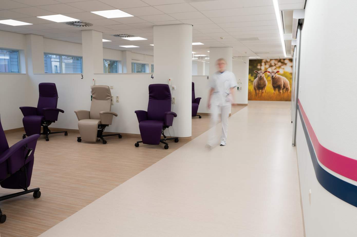 Nieuwe dagcentrum in Wilhelmina Ziekenhuis Assen officieel in gebruik genomen