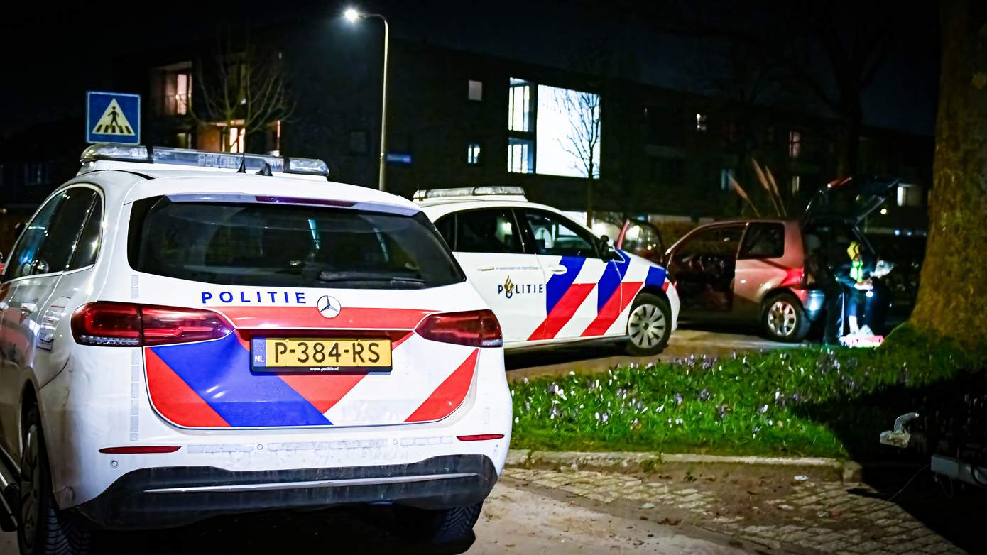 Bestuurder op de vlucht na politie-achtervolging door Assen