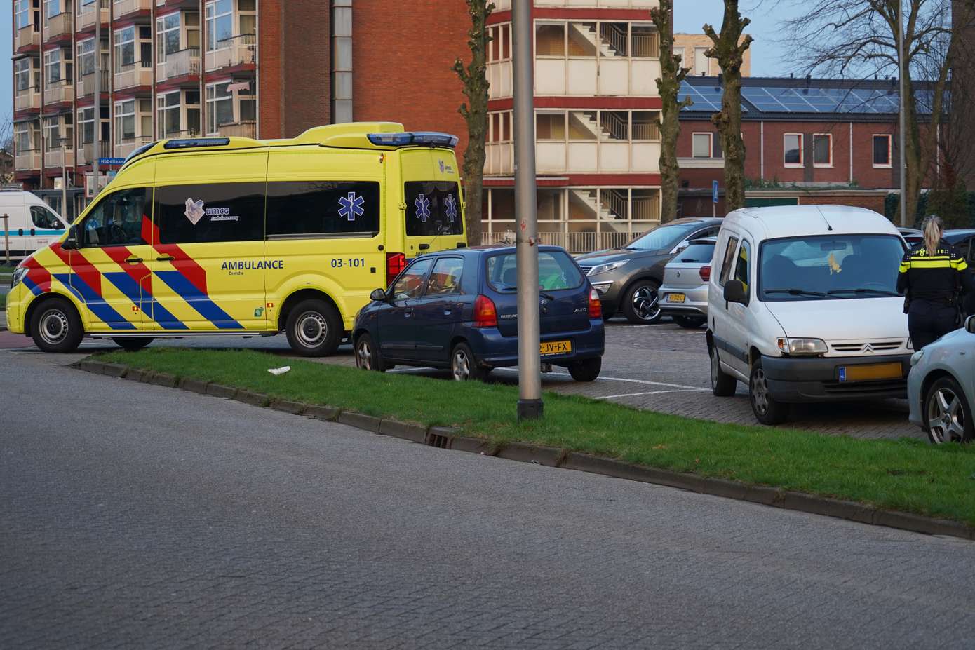 Fietsster gewond bij aanrijding met bestelbusje