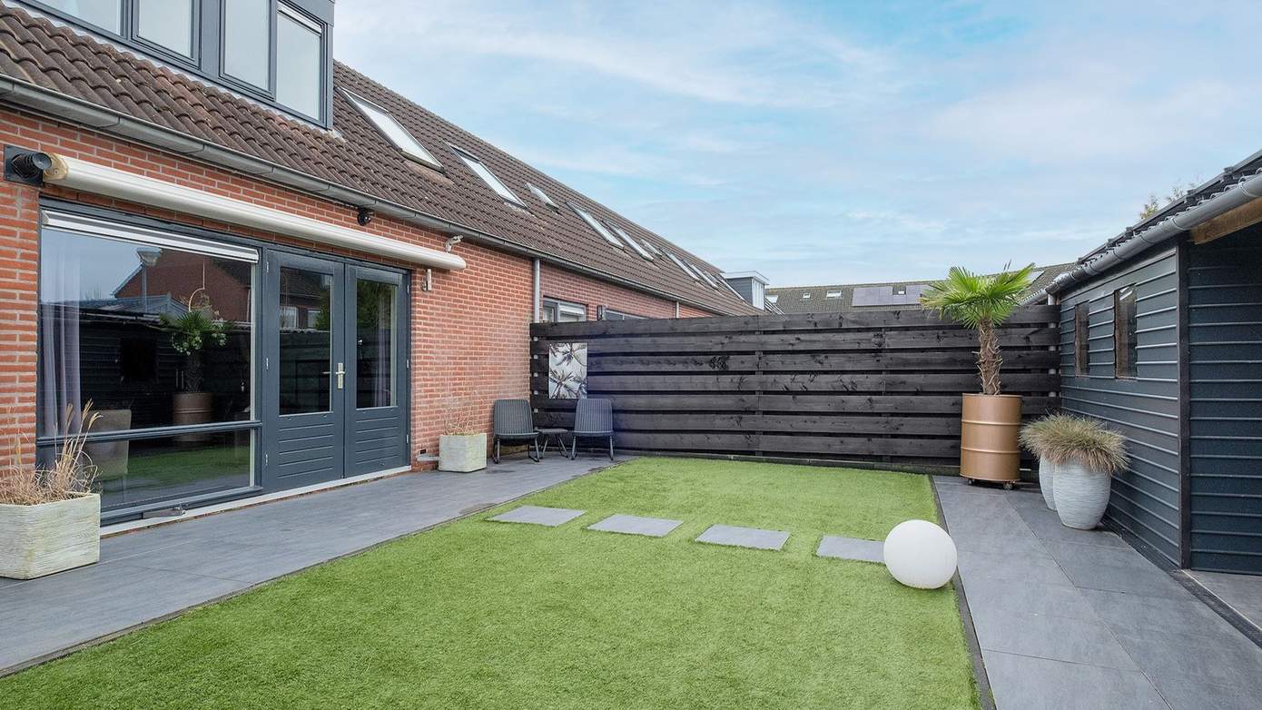 Te koop in Assen; royale hoekwoning met 16 zonnepanelen en energielabel A+