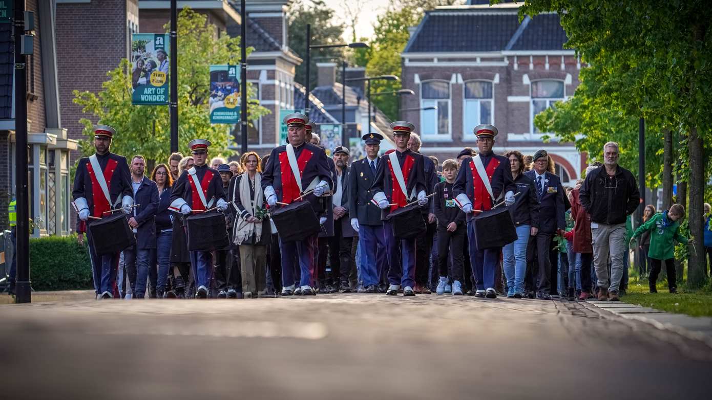 In beeld: Dodenherdenking op de Brink in Assen