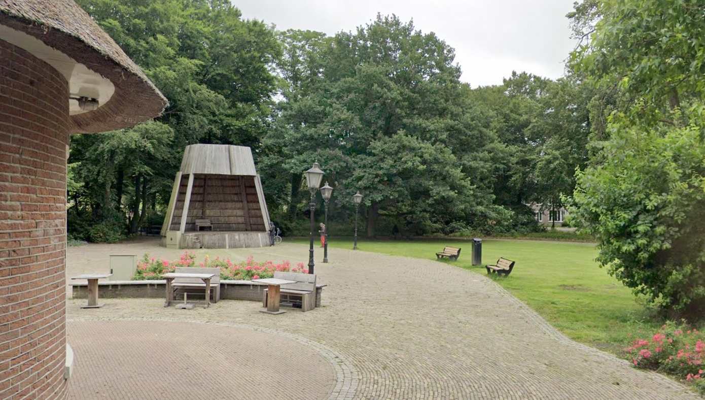 Sloop podium Gouverneurstuin van start