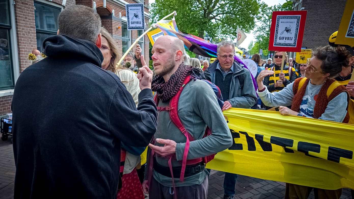 In Beeld: Opstootje tijdens protestmars Extinction Rebellion door centrum van Assen (Video)