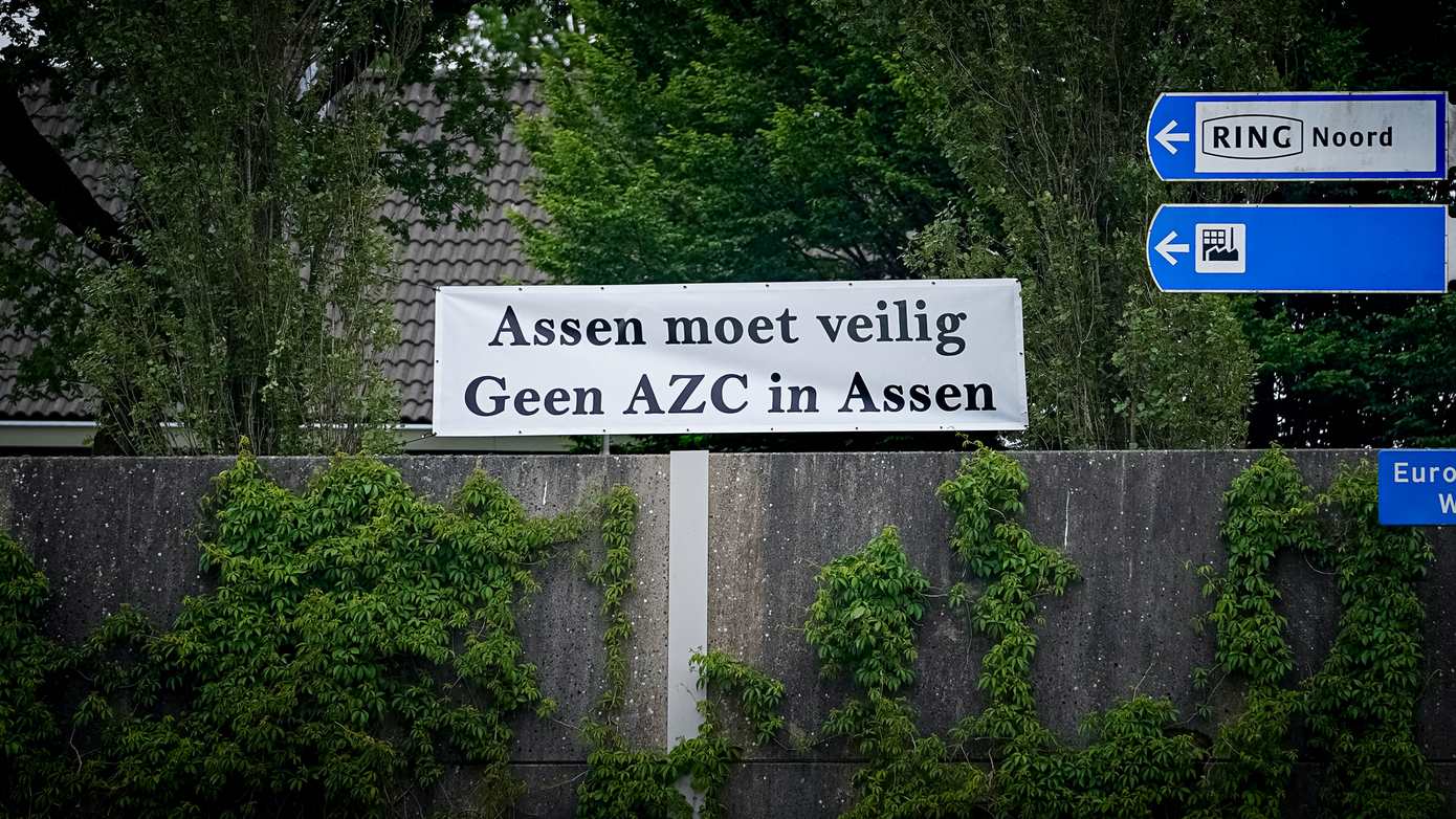 Spandoeken in Assen als protest tegen verlenging AZC: 'Assen moet veilig'
