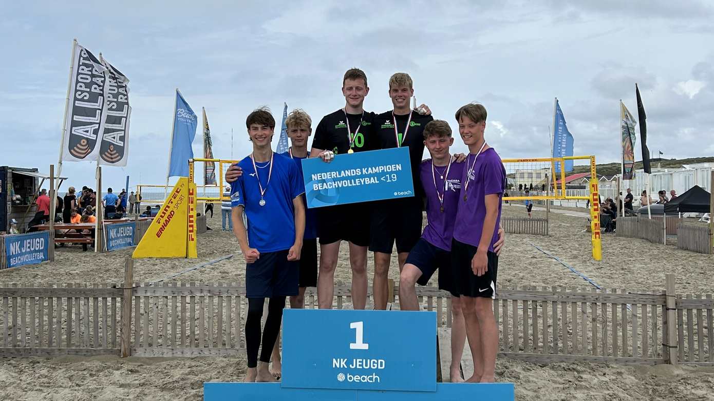 Stéan Barkhuis en Fijs Folkerts (Sudosa) kronen zich tot Nederlands kampioen beachvolleybal U19