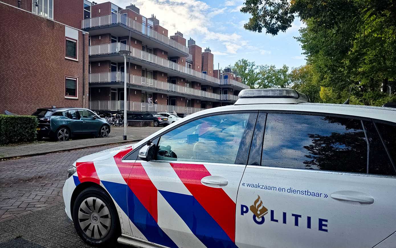 Grote hoeveelheid drugs, wapens, munitie, dure goederen en contant geld in beslag genomen tijdens inval in Assen