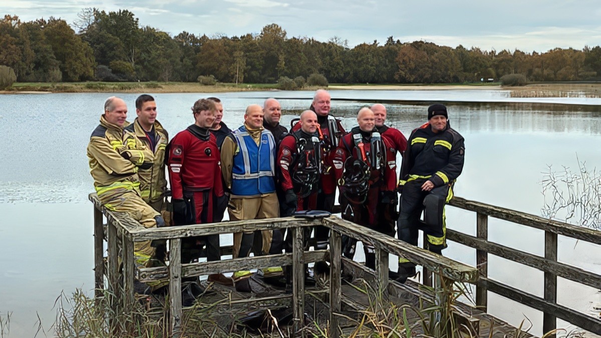 Laatste duik voor Asser brandweerduikteam: ‘8210, duikers uit het water’