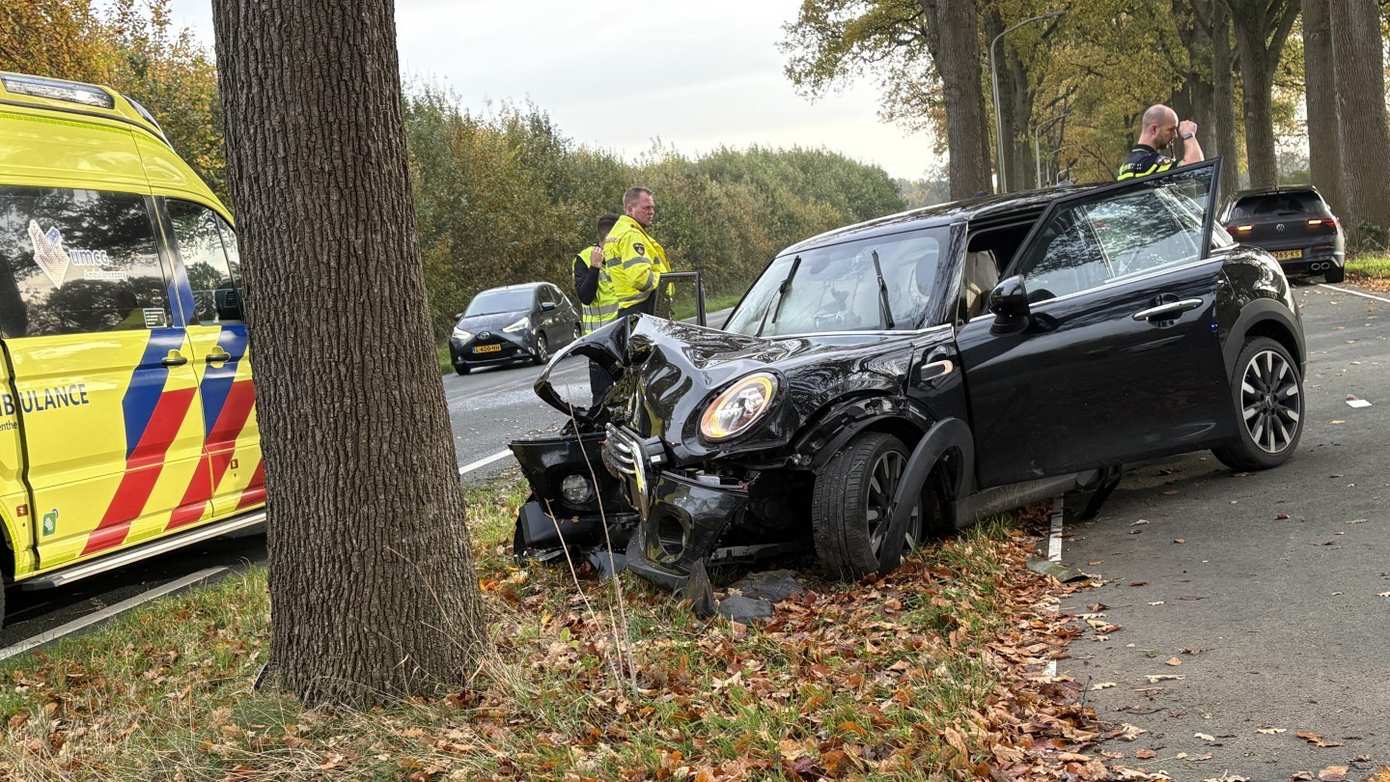 Bestuurder gewond en aangehouden na eenzijdig ongeval bij Assen