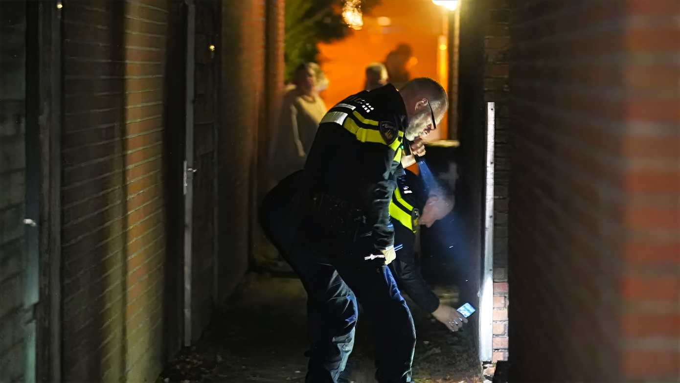 Schuttingdeur beschadigd na explosie in Pittelo