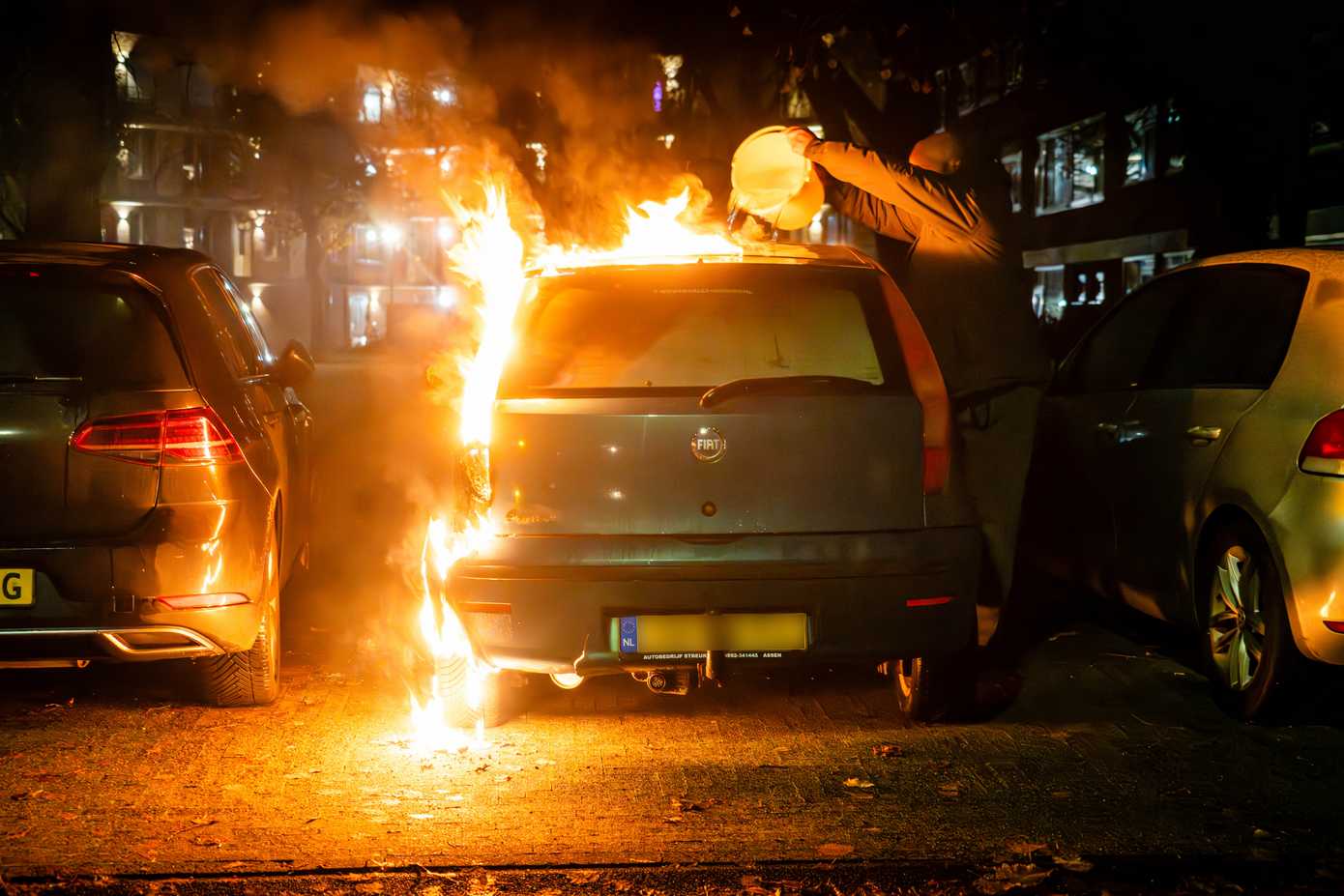 Auto in de brand aan Talmastraat in Assen