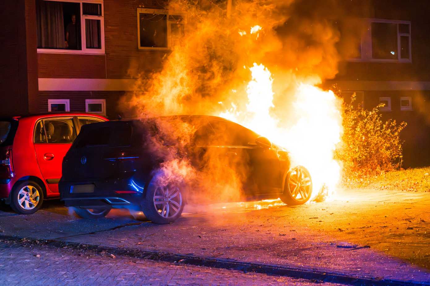 Opnieuw raak: auto verwoest door brandstichting in Assen