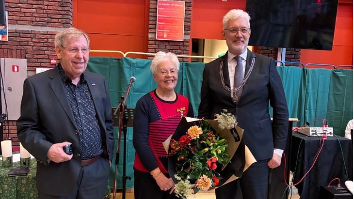 Koninklijke onderscheiding voor mevrouw Vos-van de Pol