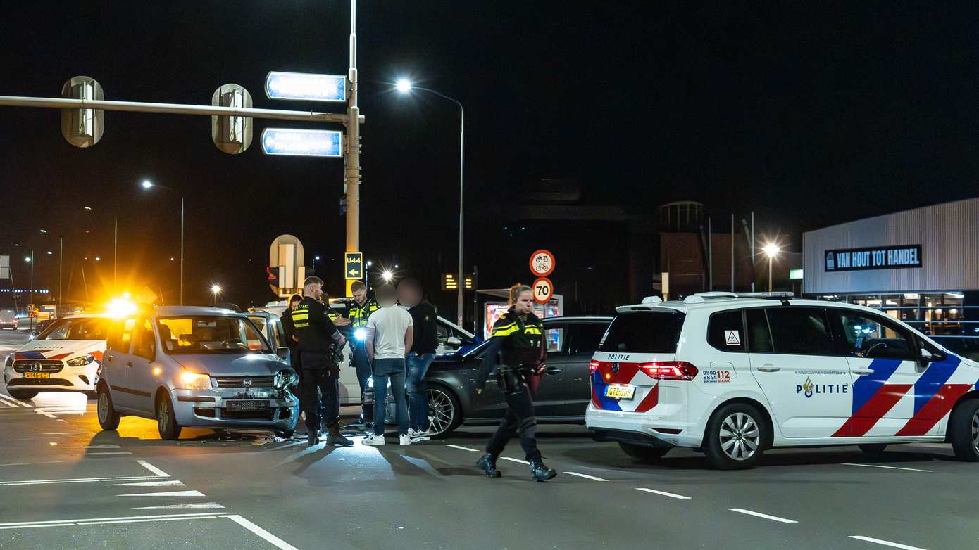 Veel schade na ongeval op kruising van de Balkenweg met Europaweg-Zuid