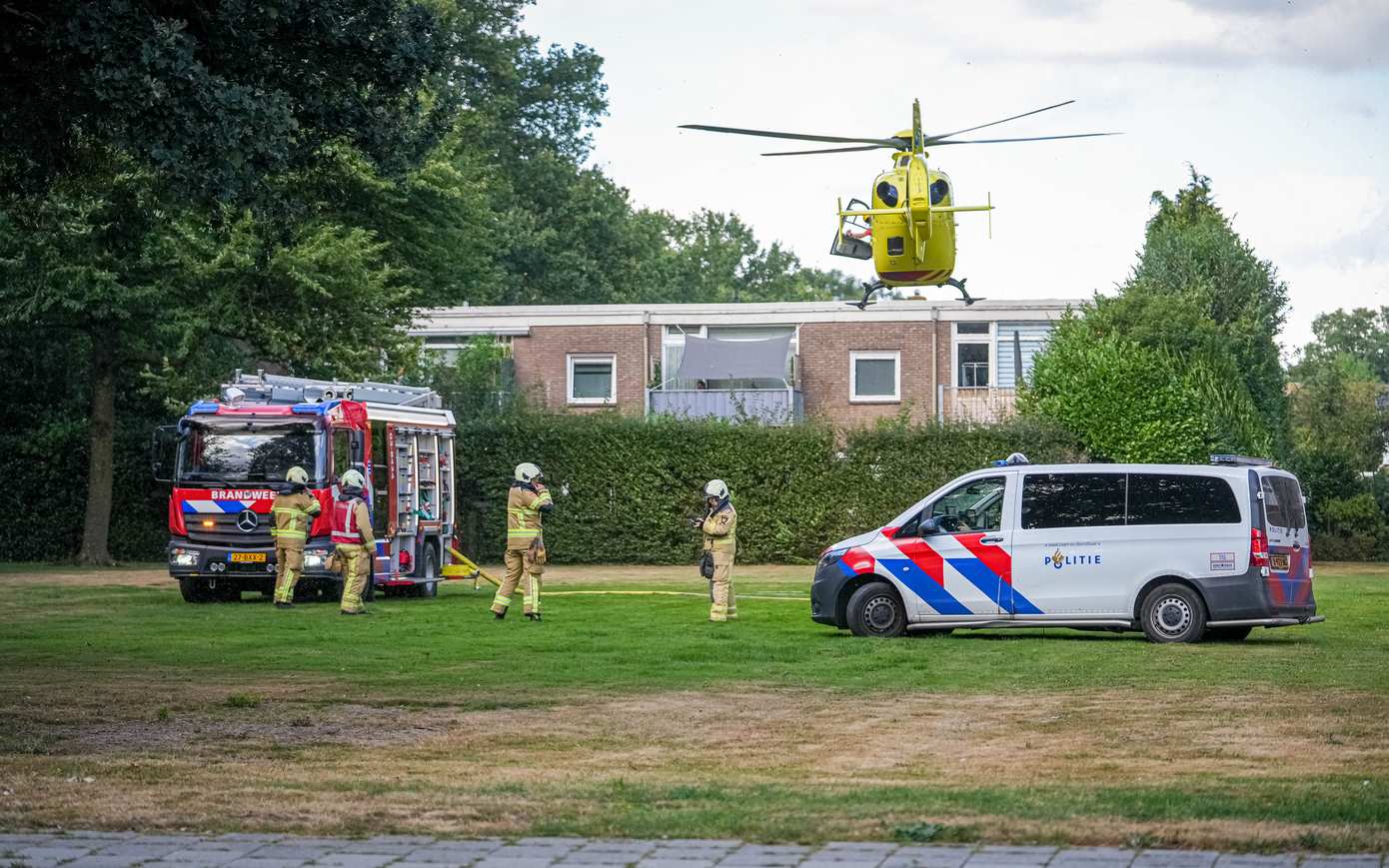 Zwaargewonde bij uitslaande brand in Europaflat: traumahelikopter ingezet