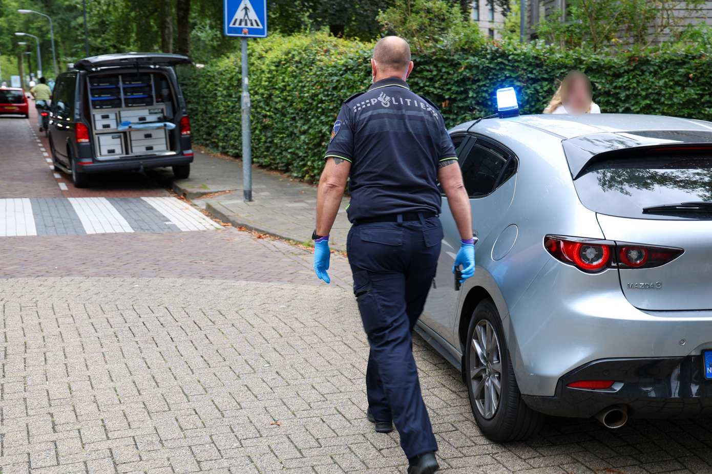 Twee verdachten aangehouden na bedreiging met vuurwapen in Assen