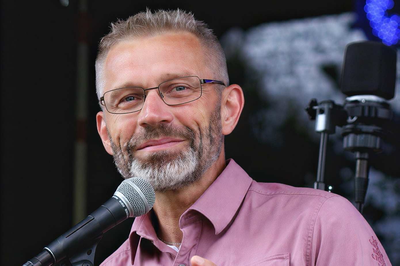 Asser Mannenkoor start nieuw zangseizoen met nieuwe dirigent
