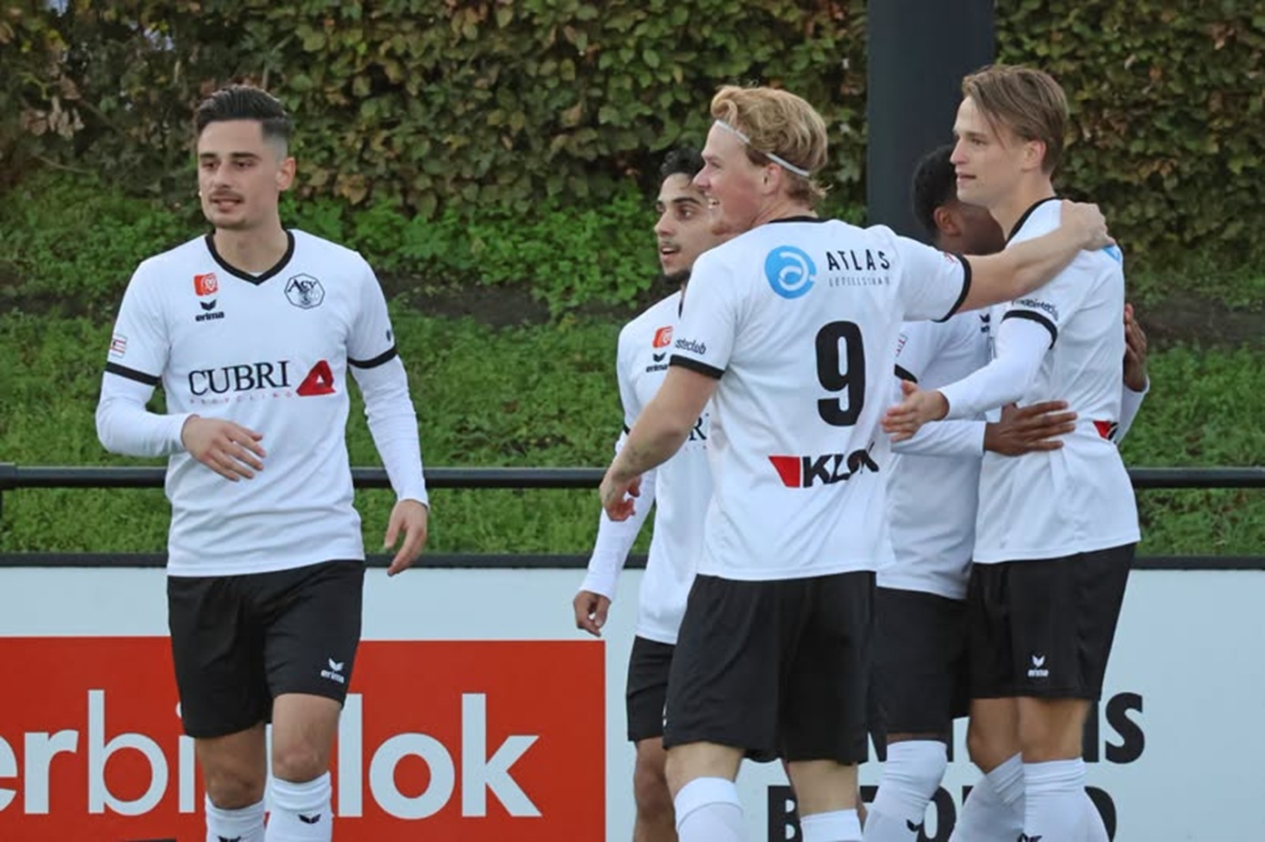 Hattrick Van der Werff helpt ACV aan ruime zege en koppositie