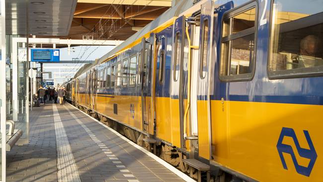Minder treinen tussen Assen en Groningen door gestrande trein