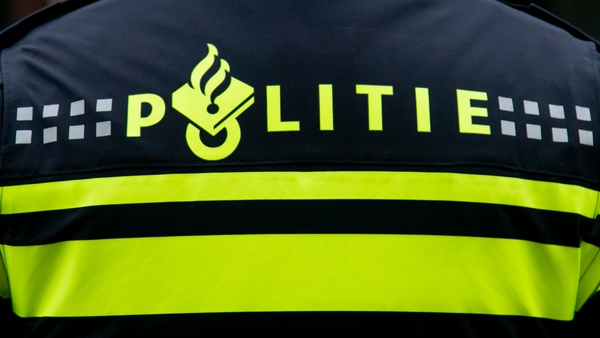 Opnieuw ramen ingegooid van woning; politie start zoekactie naar daders