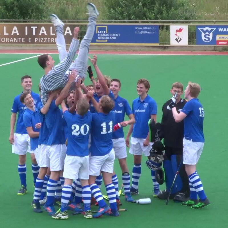 JA1 van Hockey Vereniging Assen kampioen