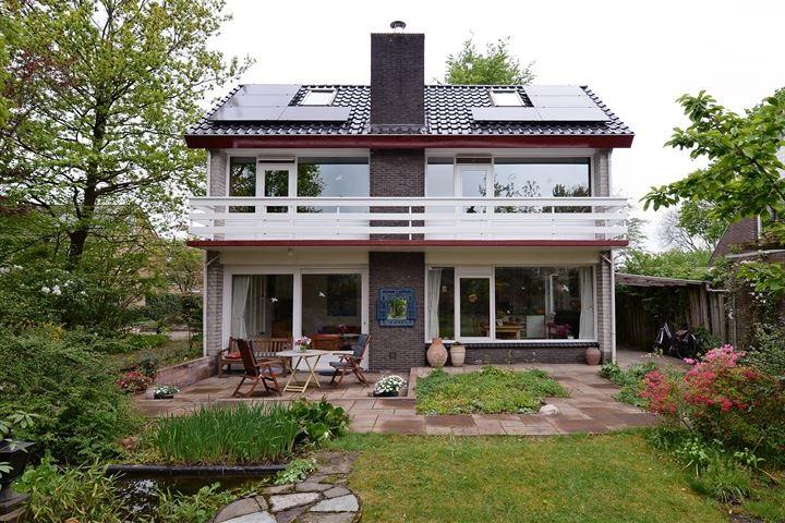 Te koop in Assen: Onder architectuur gebouwd vrijstaand herenhuis