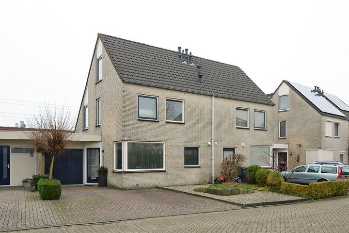 Te koop in Assen: gemoderniseerde helft van dubbele woning in Marsdijk