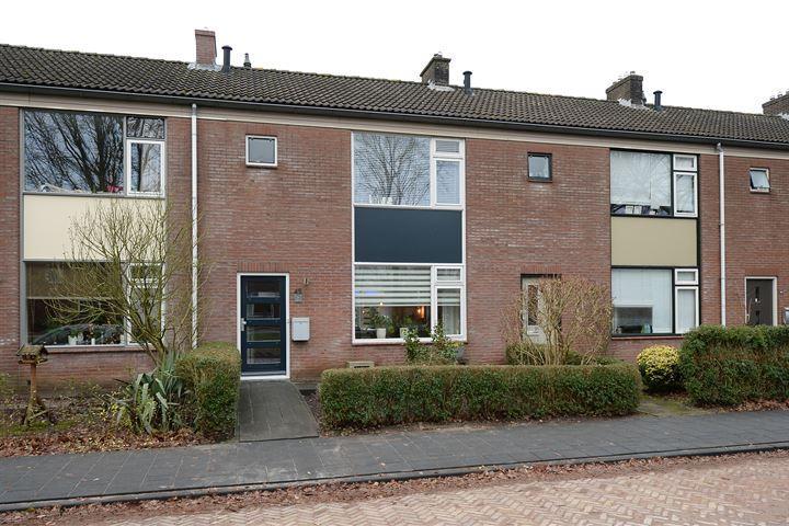 Te koop in Assen: gerenoveerde en gemoderniseerde tussenwoning