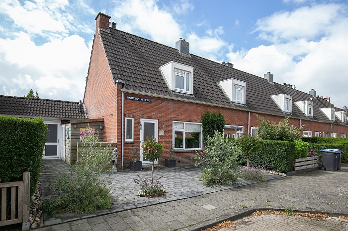 Te koop in Assen: Hoekwoning met veranda