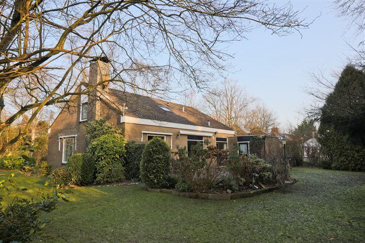 Te koop in Assen: vrijstaande semi-bungalow met grote tuin