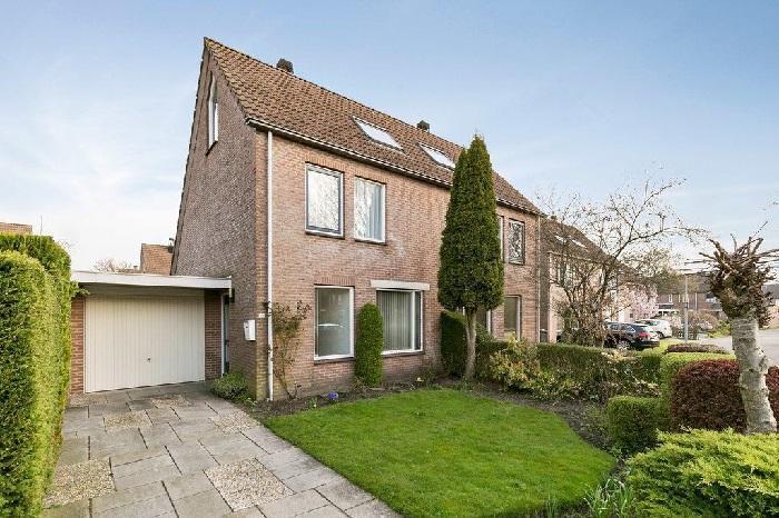 Te koop in Assen: nette 2-onder-1-kapwoning