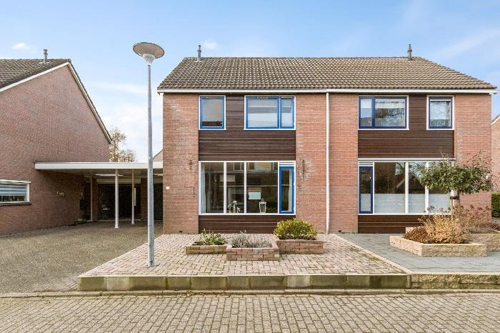 Te koop in Assen: Instapklare twee-onder-een-kapwoning